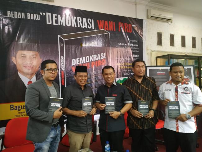 Bedah Buku Demokrasi Wani Piro